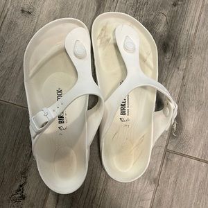 White Gizeh Essentials Birkenstock sandals